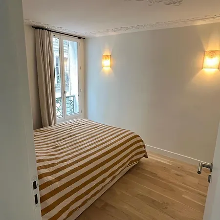 Apartment D'architecte Au Coeur De 9 Paris