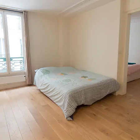 Apartment D'architecte Au Coeur De 9 Paris